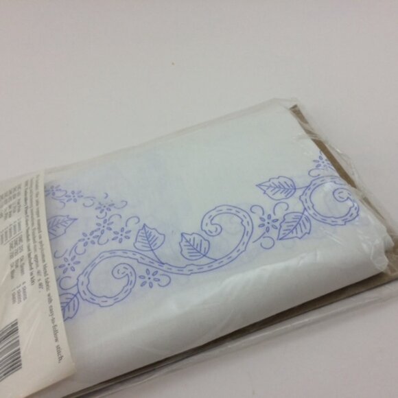 Vintage Bucilla Wild Roses Stamped Embroidery Table Topper 90s Special Edition - Picture 12 of 13